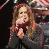 Le Britannique Ozzy Osbourne, légende du heavy metal et leader du groupe Black Sabbath, est mort à l'âge de 76 ans. Ici, une photo de 2014. (archives) KEYSTONE/AP Invision/PAUL A. HEBERT